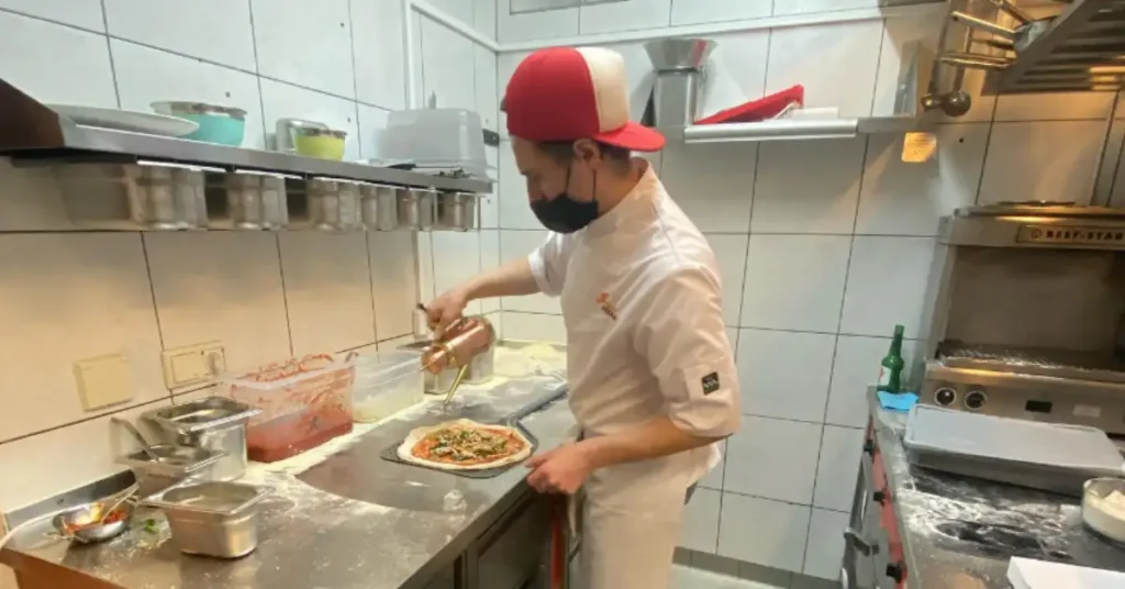 pizza maker