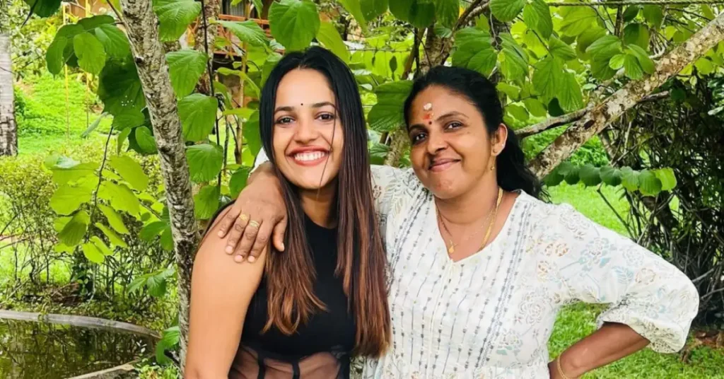 indian mother with daughter