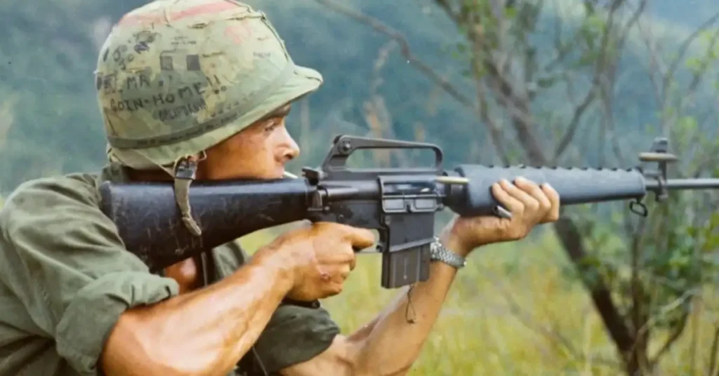 picture of american soldier in vietnam